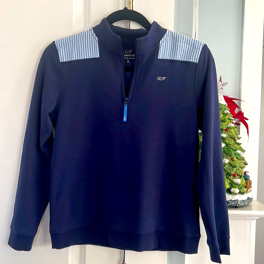 Never worn, vineyard vines quarter zip navy blue pullover